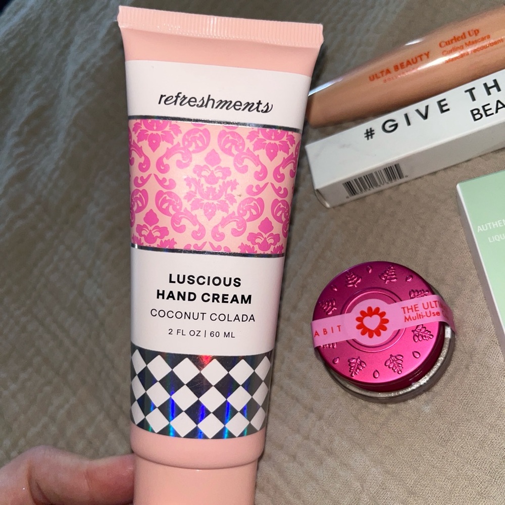 makeup bundle - Picture 2 of 8